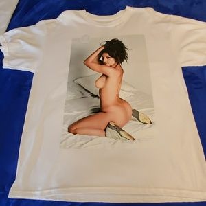 TMLS White Sexy shoes on bed Tshirt